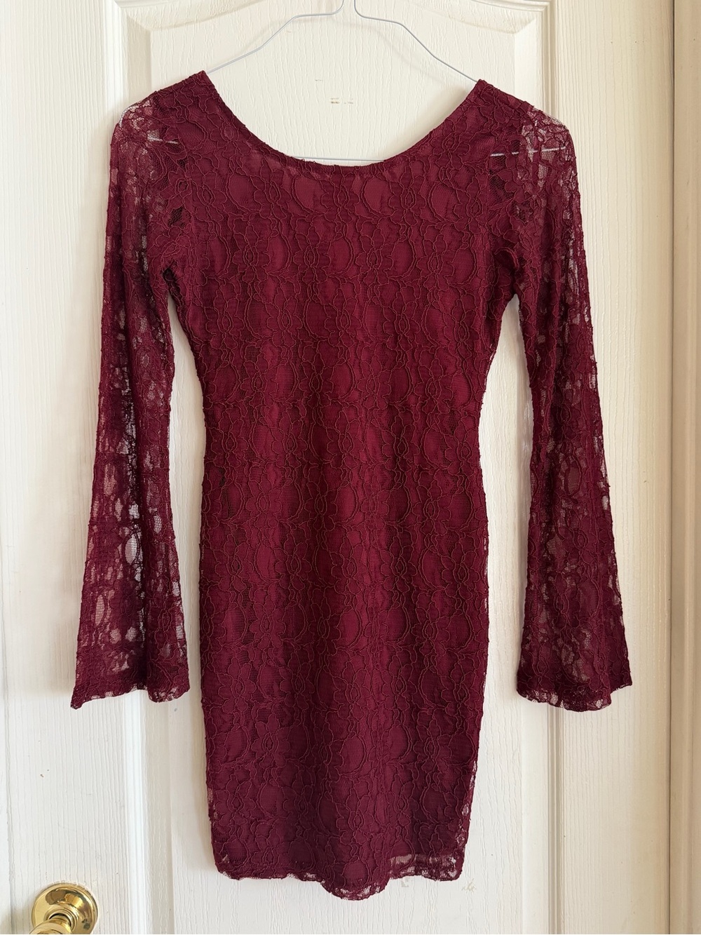 easel Burgundy Lace Long-Sleeve Bell-Sleeve Dress